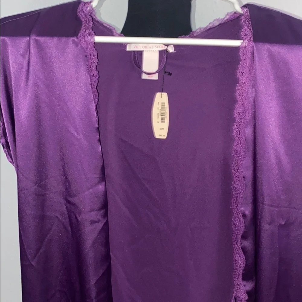 Purple satin short sleeved robe size M lace piping - Picture 5 of 6
